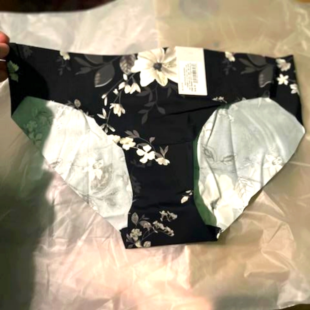 Seamless underwear